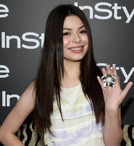 icarly-star-miranda-cosgrove-im-interview-mit-maedchen-de-275x300-bild-1-577930.jpg