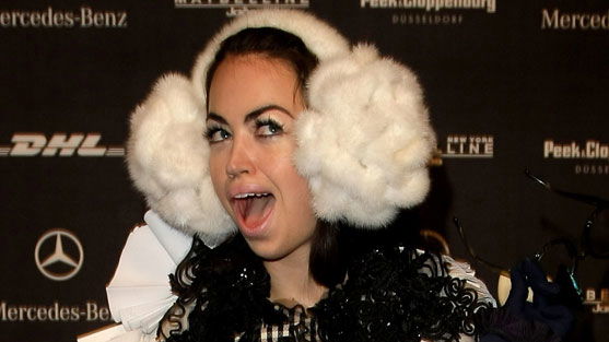 Macht Aura Dione jetzt auf Lady Gaga?