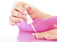 french-manicure-der-klassiker-fuer-gepflegte-naegel-200x150-bild-3-425611.jpg
