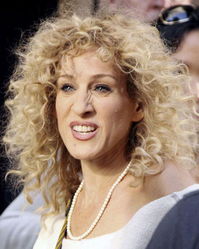 Sarah Jessica Parker mit Dauerwelle