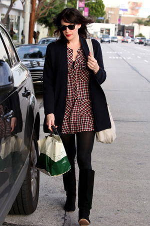 Liv Tyler im Karo-Kleid