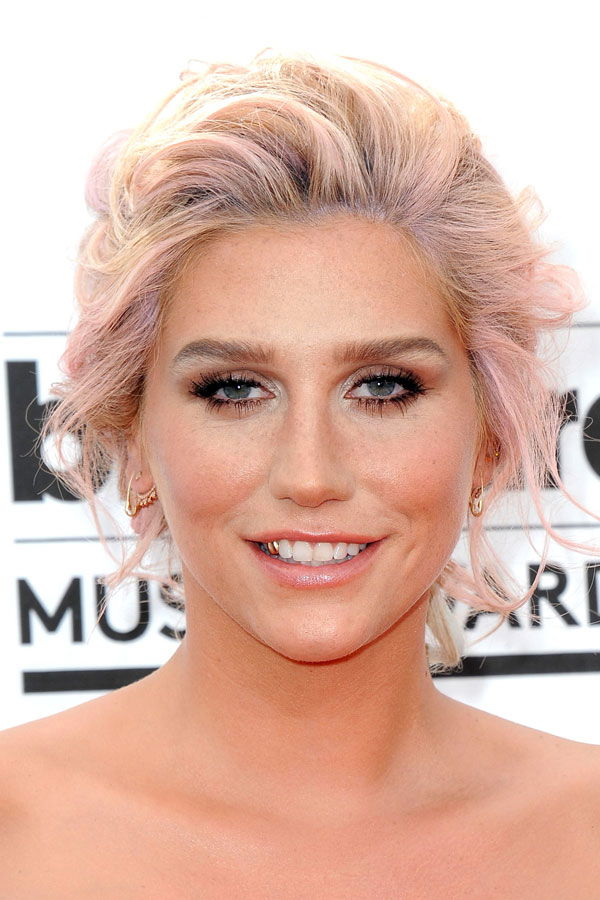 Kesha mit Make-up