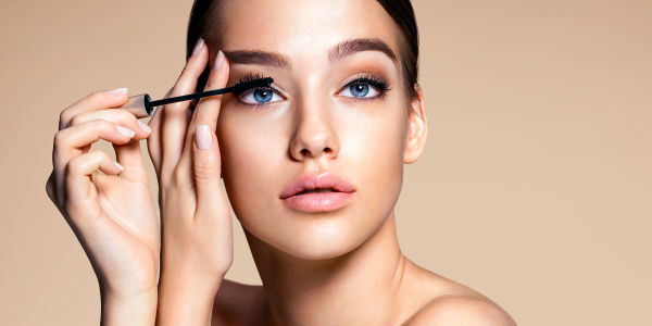 How to Wimperntusche auftragen: Wimpern richtig tuschen
