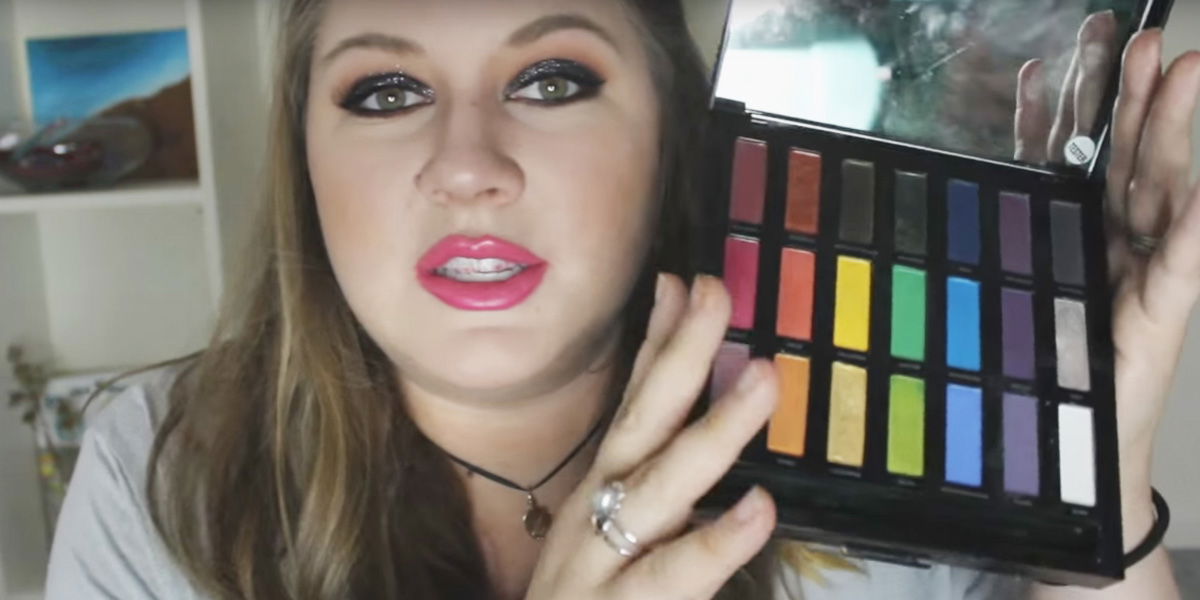 Dumpster Diving: Beauty-Blogger holen sich Make-up aus dem Müll