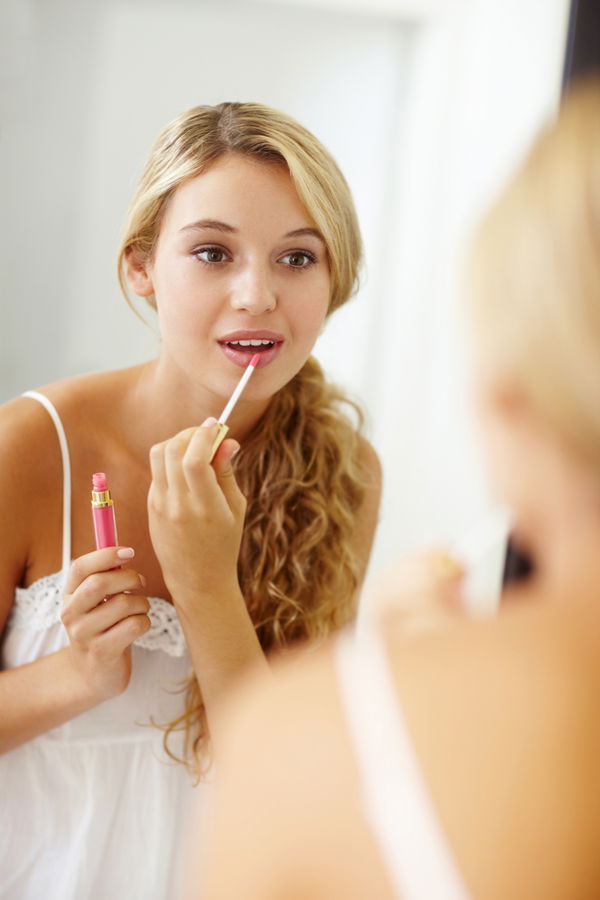 Schul-Make-up: Lipgloss