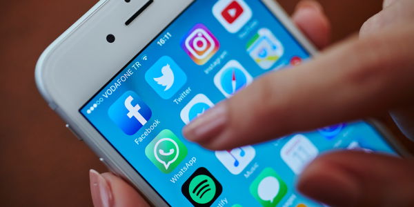 WhatsApp erst ab 16 Jahre: Messenger will Mindestalter anheben