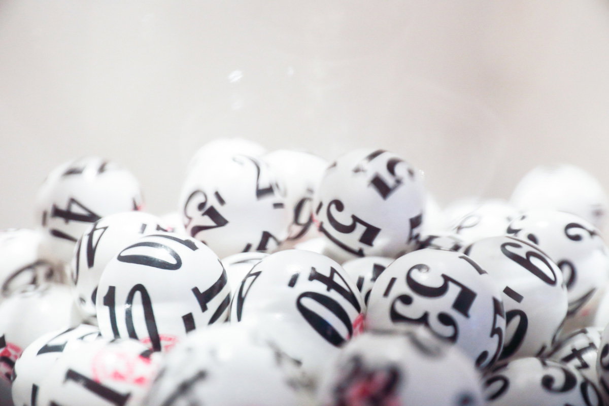 Witz: Lass mich im Lotto gewinnen