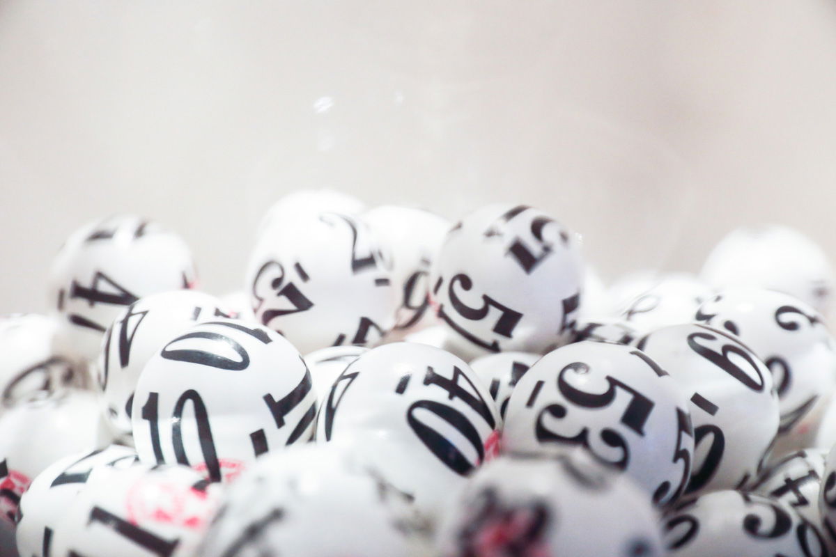 Witz: Lass mich im Lotto gewinnen