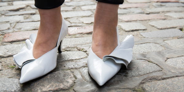Der neue Frühlingstrend für die Füße: Schuhe mit Volants