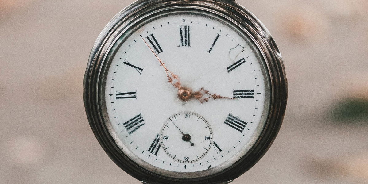 Uhrzeiten und ihre Bedeutung: 2:02 Uhr, er liebt dich nicht!