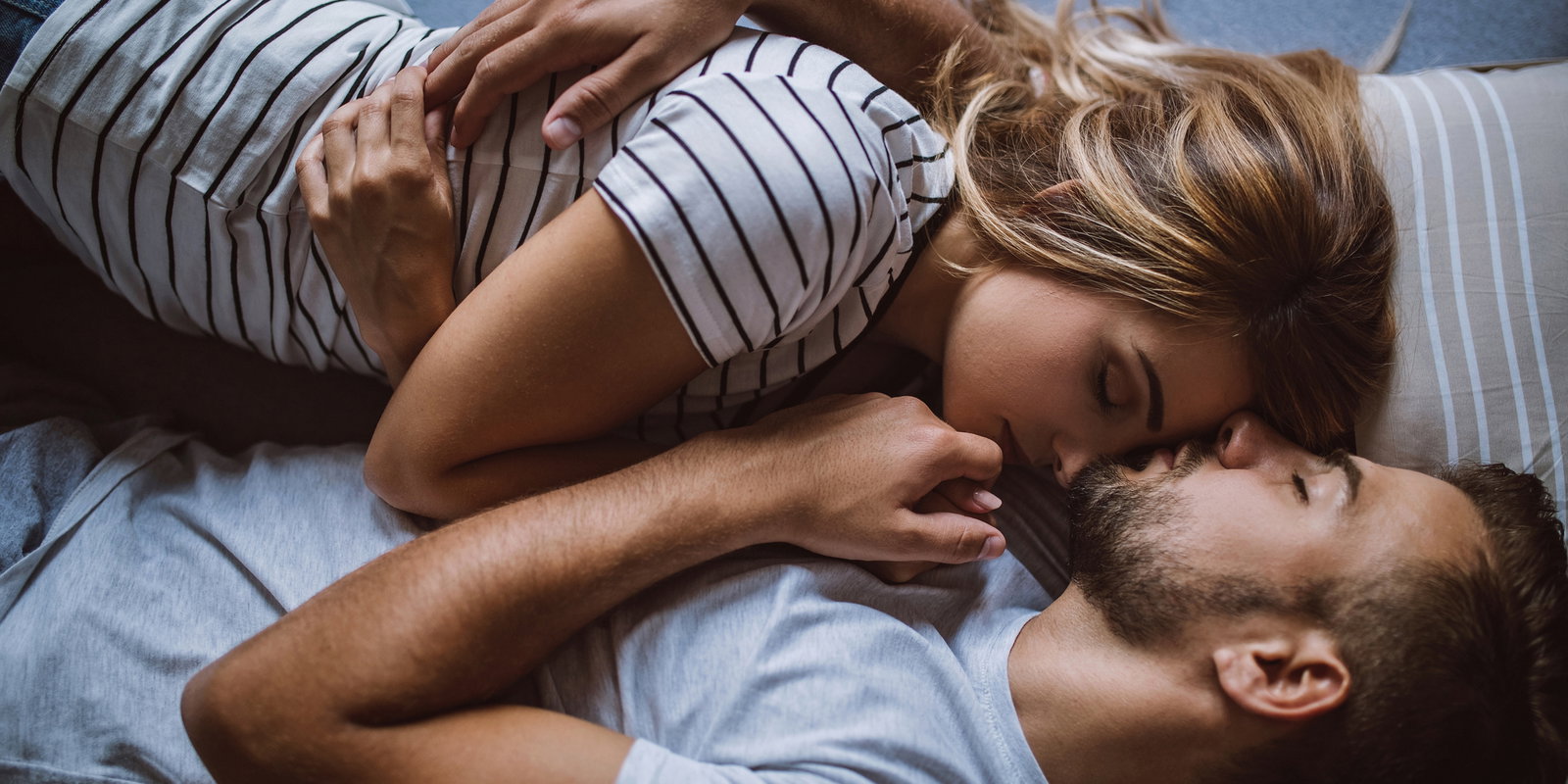 quer-bett-kuscheln 