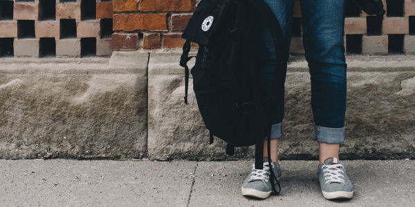 Krass: Aus diesem Grund lässt ein Vater seine Tochter 8 Kilometer zur Schule laufen