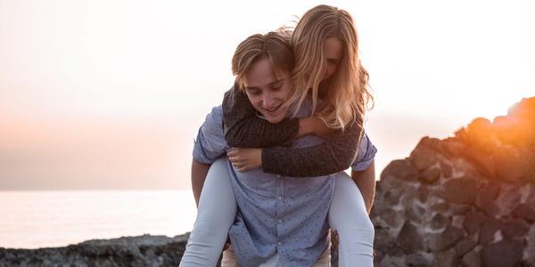 11 unheimliche Dinge, die Mädchen tun, wenn sie verliebt sind!