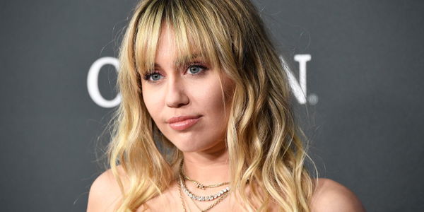Miley Cyrus nackt: Deshalb zeigt sie sich oben ohne