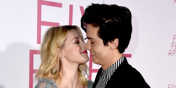 Lili Reinhart postet dieses Liebesgedicht an Cole 