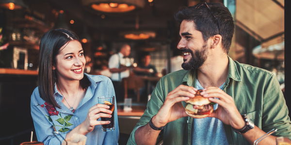 5 Fragen, die du beim ersten Date besser nicht stellen solltest