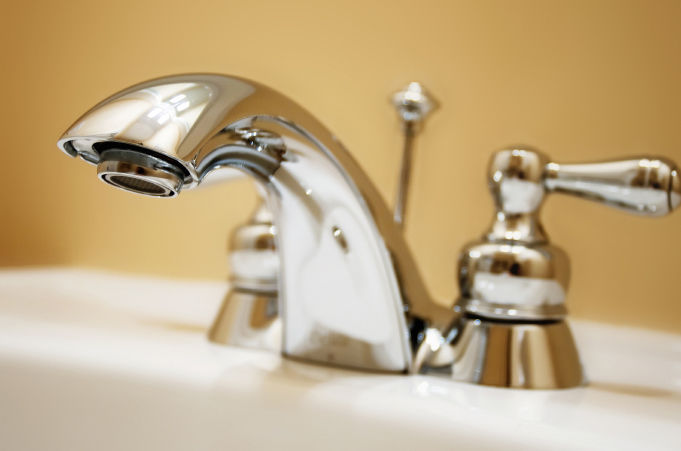 Mit diesem Waschbecken-Trick schlafen Sie blitzschnell ein