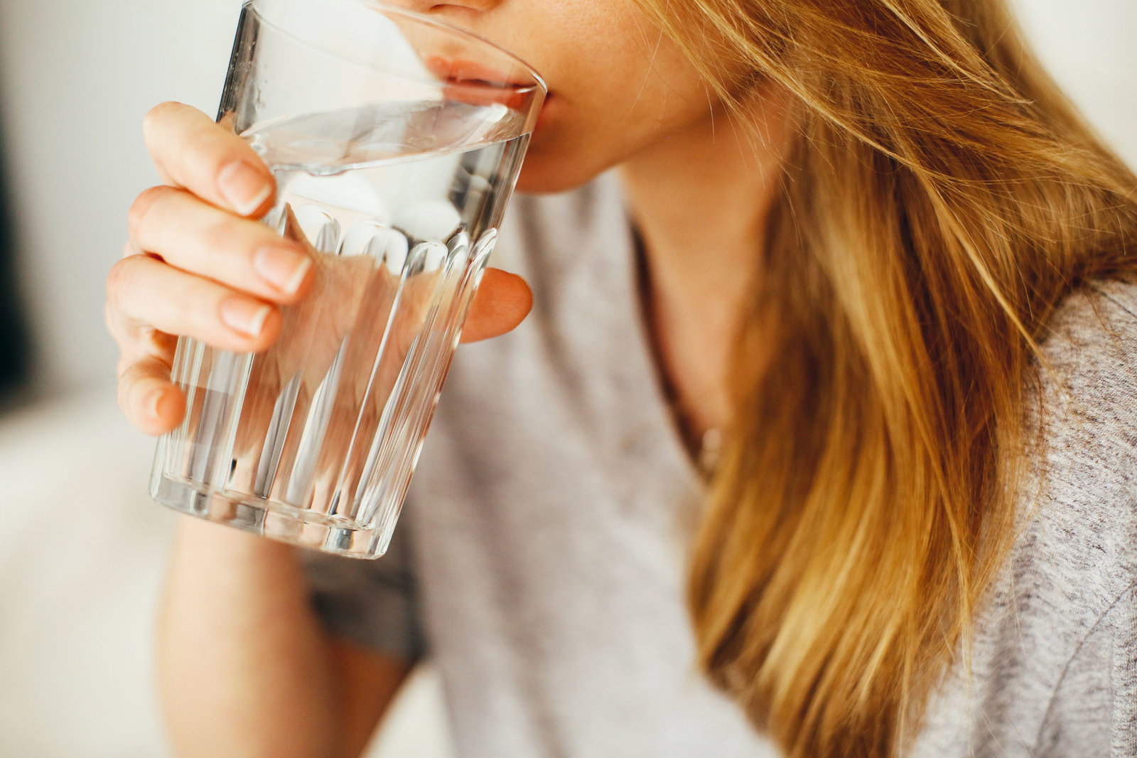 6 Fehler, die wir besonders oft beim Wassertrinken machen!
