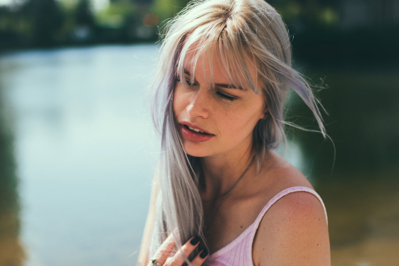 Ursachen für graue Haare in jungen Jahren