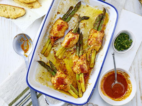 Spargel-Blitzrezept: Low Carb genießen nach nur 20 Minuten im Ofen!