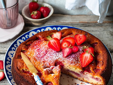 Alles Liebe zum Muttertag: Diese Joghurt-Erdbeertorte begeistert Mama