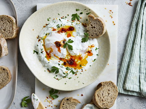 Proteine ohne Schwere: Warum dieses Eier-Joghurt-Frühstück die perfekte Basis für heiße Tage ist
